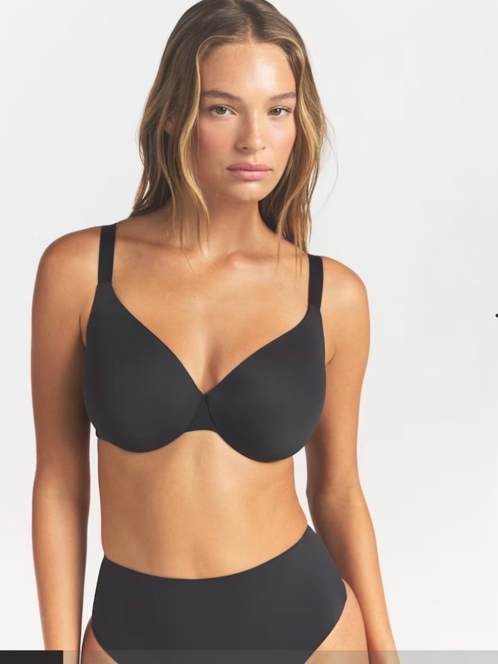 SKIMS Smoothing Intimates Full Coverage  Lightly Lined Bra